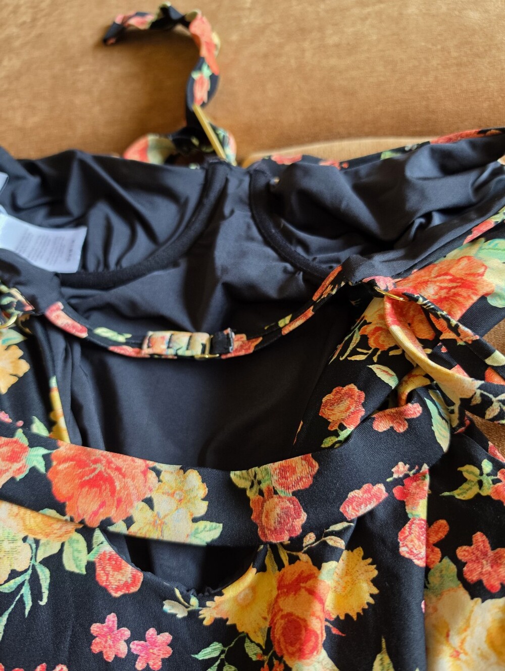 WeWoreWhat Underwire One Piece Swimsuit Golden Hour Black Multi Floral Sz M - Picture 6 of 9